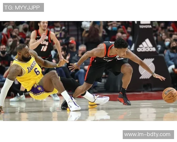 墨菲下半场发力贡献13分全场表现全面但仍需提升