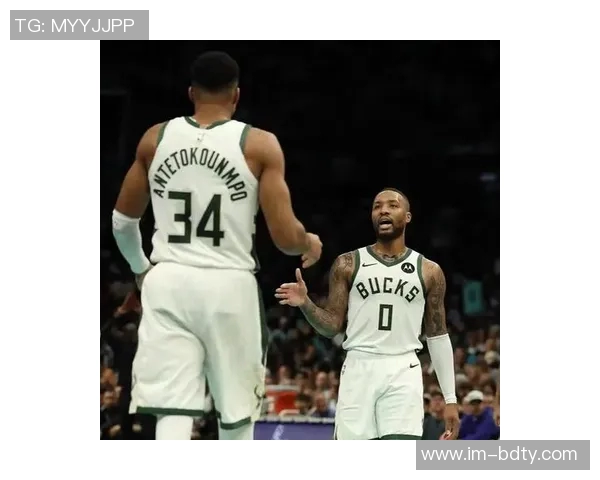 克莱三分球生涯达2800记成为历史第五位球员距离利拉德仅差五记