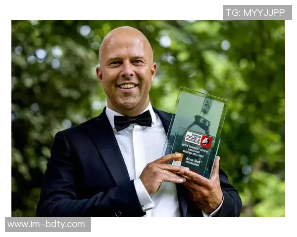 红军主帅斯洛特携家人畅游迪拜享受难得假期